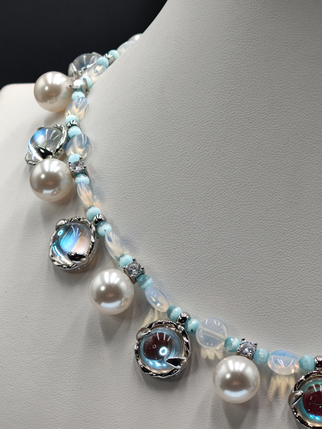 Moonstones and Pearls Necklace