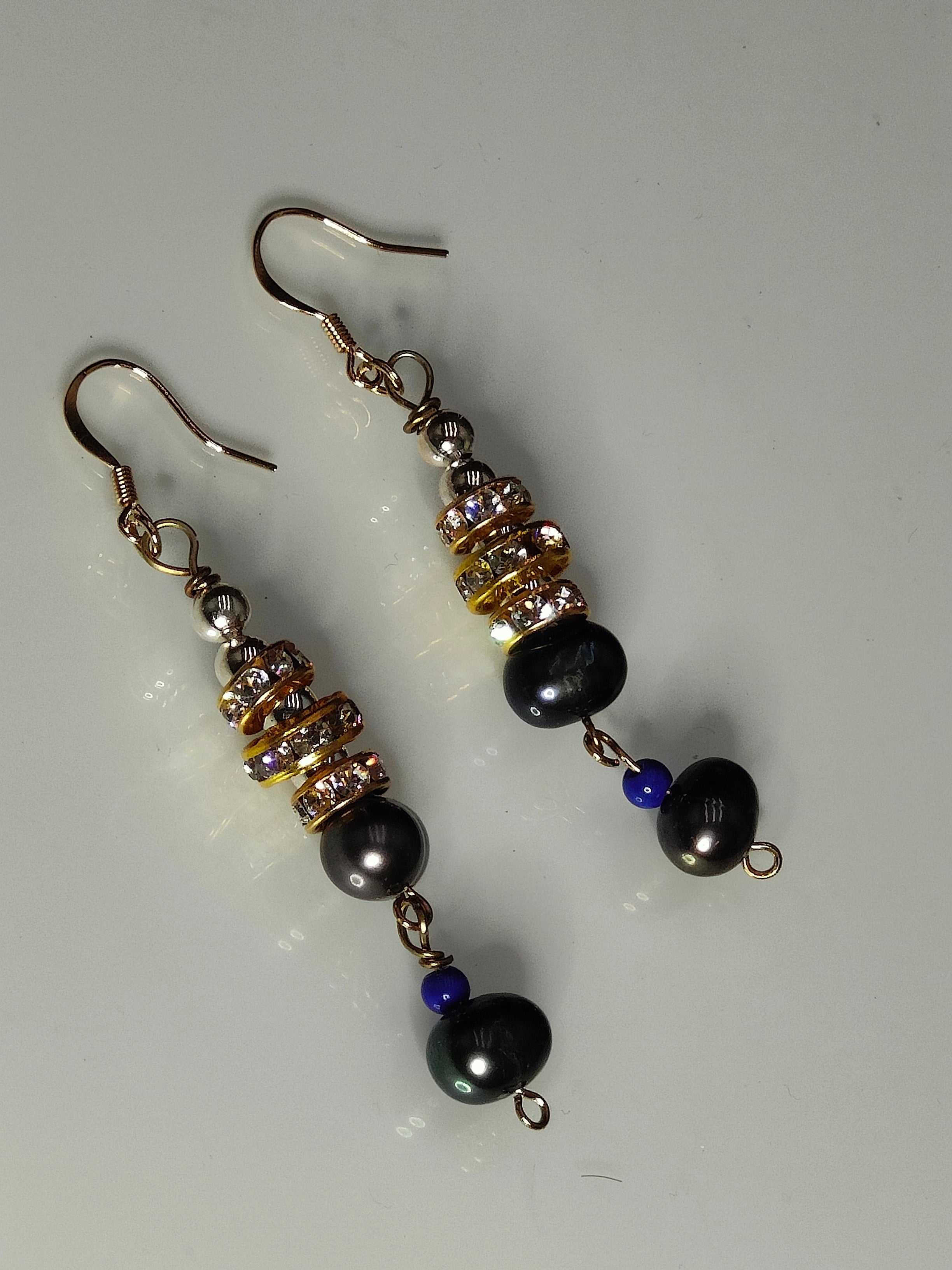 Midnight Pearls Earrings