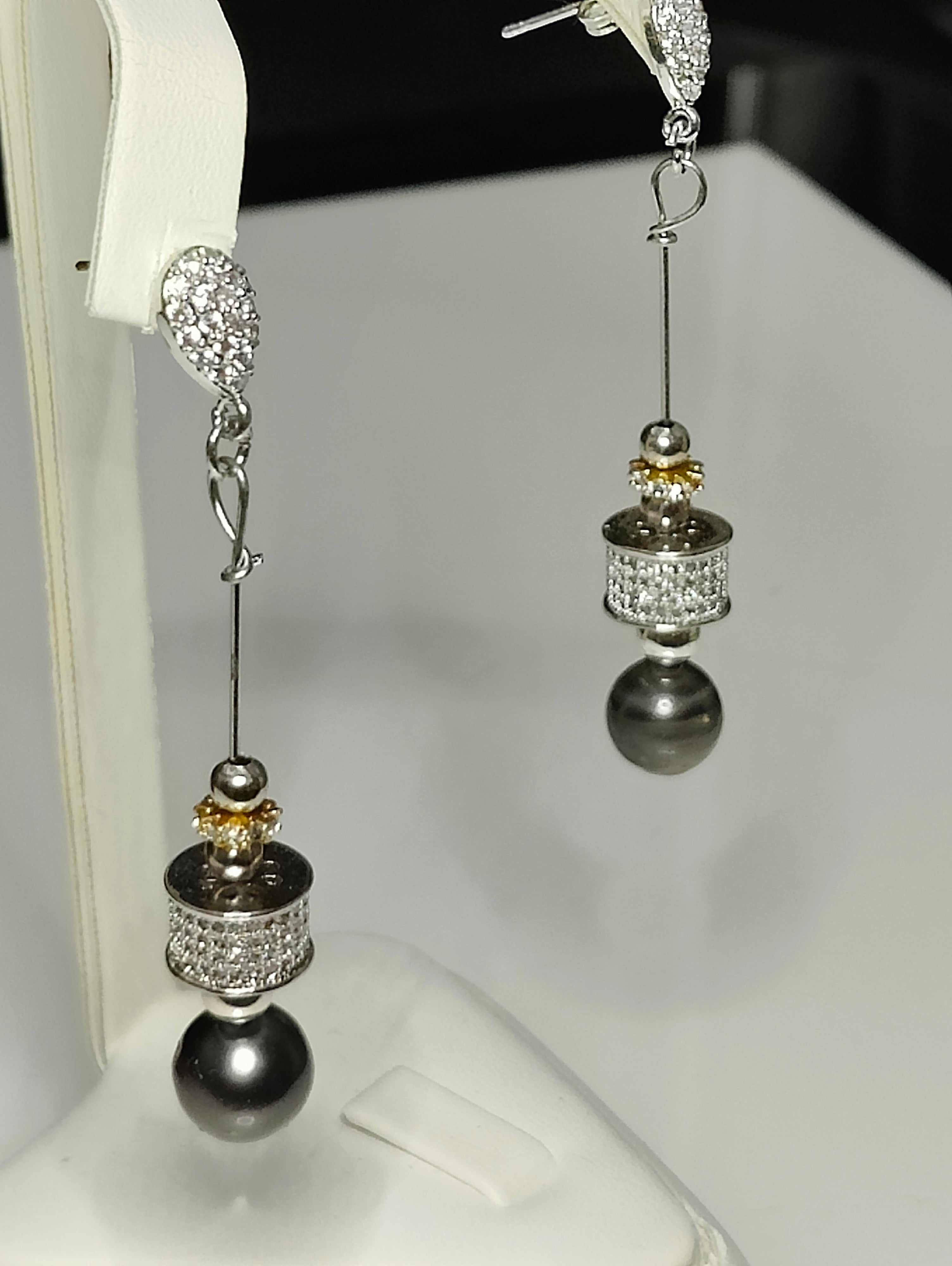 Exquisite Pearls Earrings