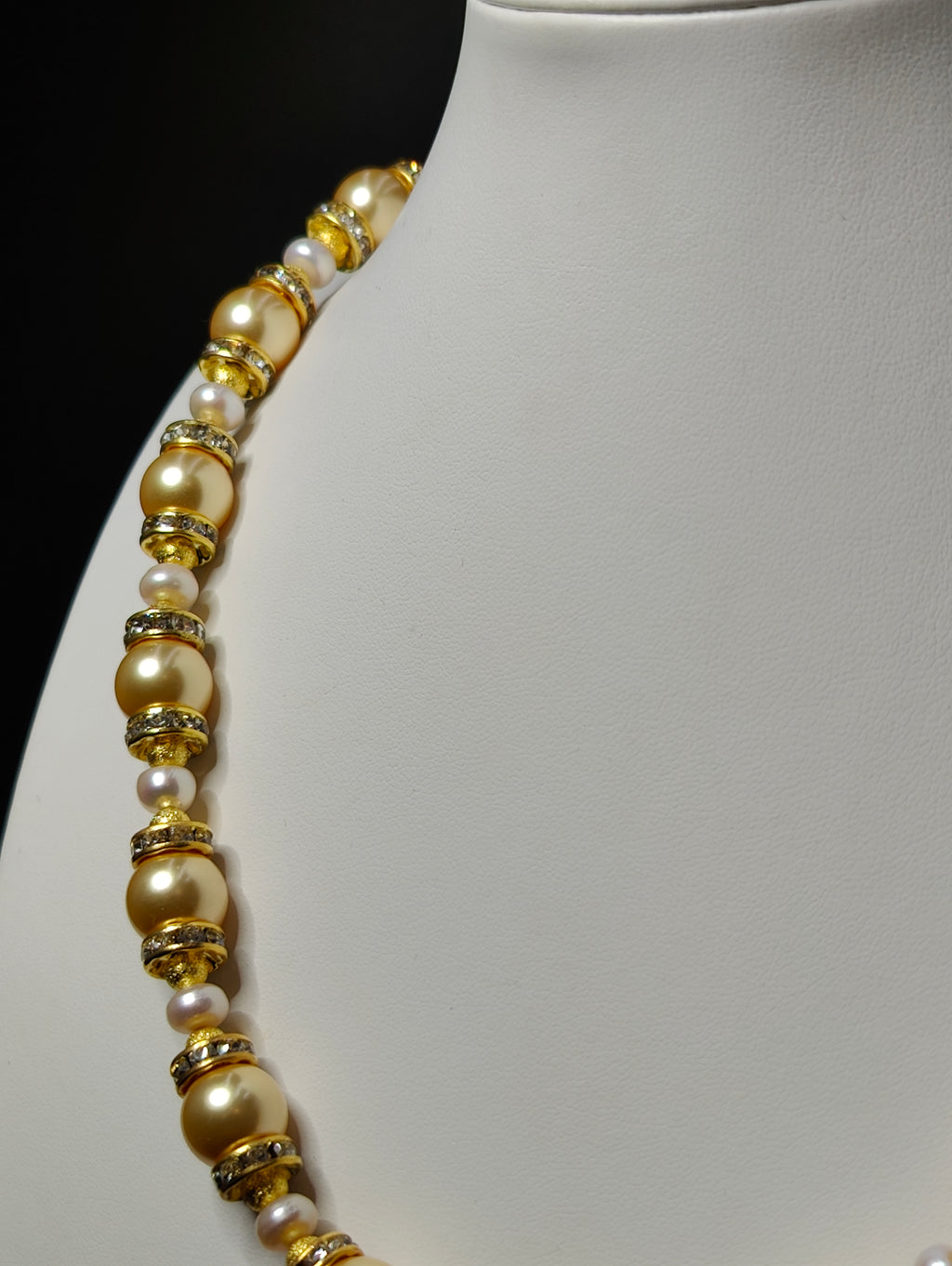 Mesopotamian Pearls Necklace