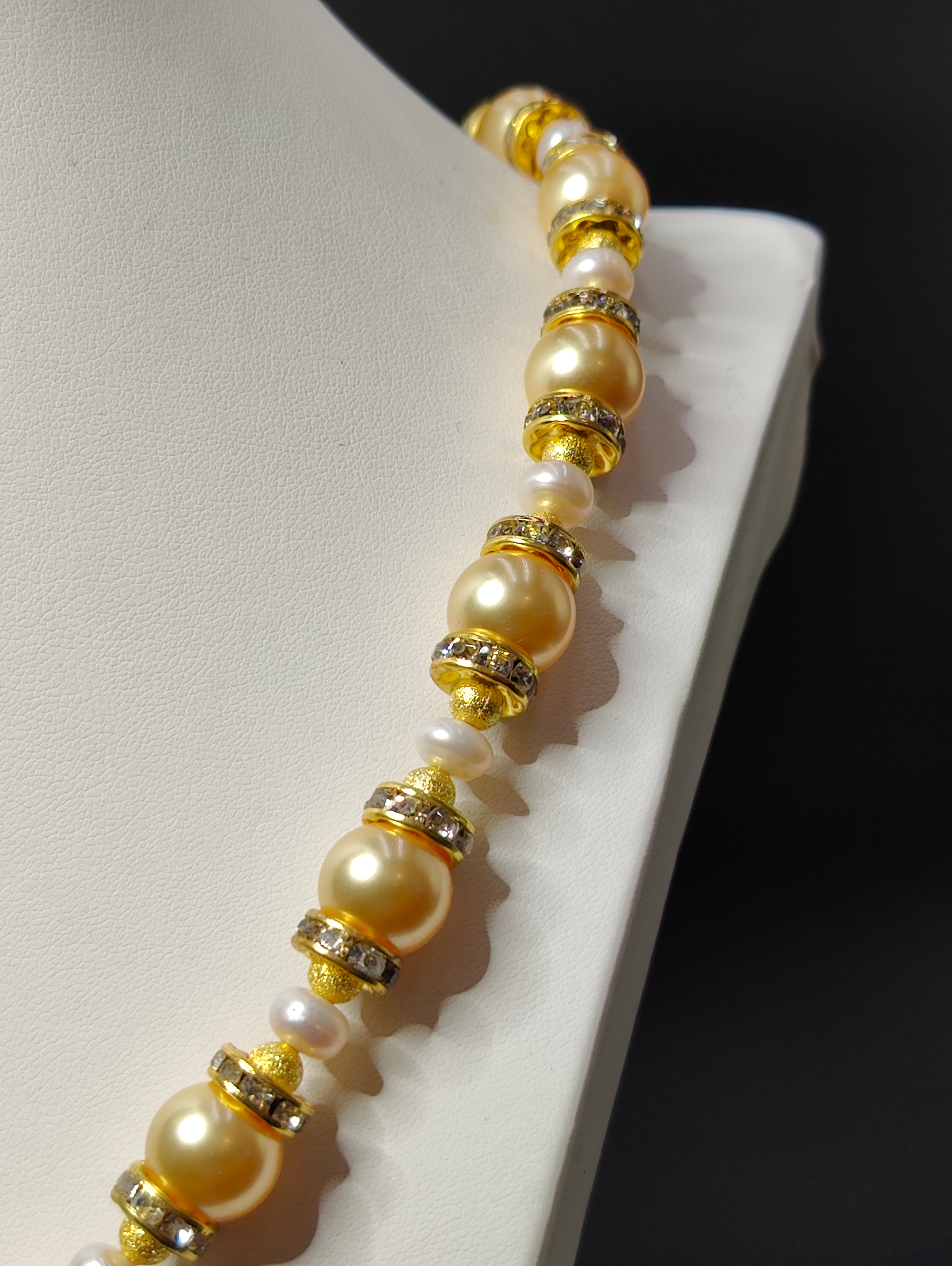 Mesopotamian Pearls Necklace
