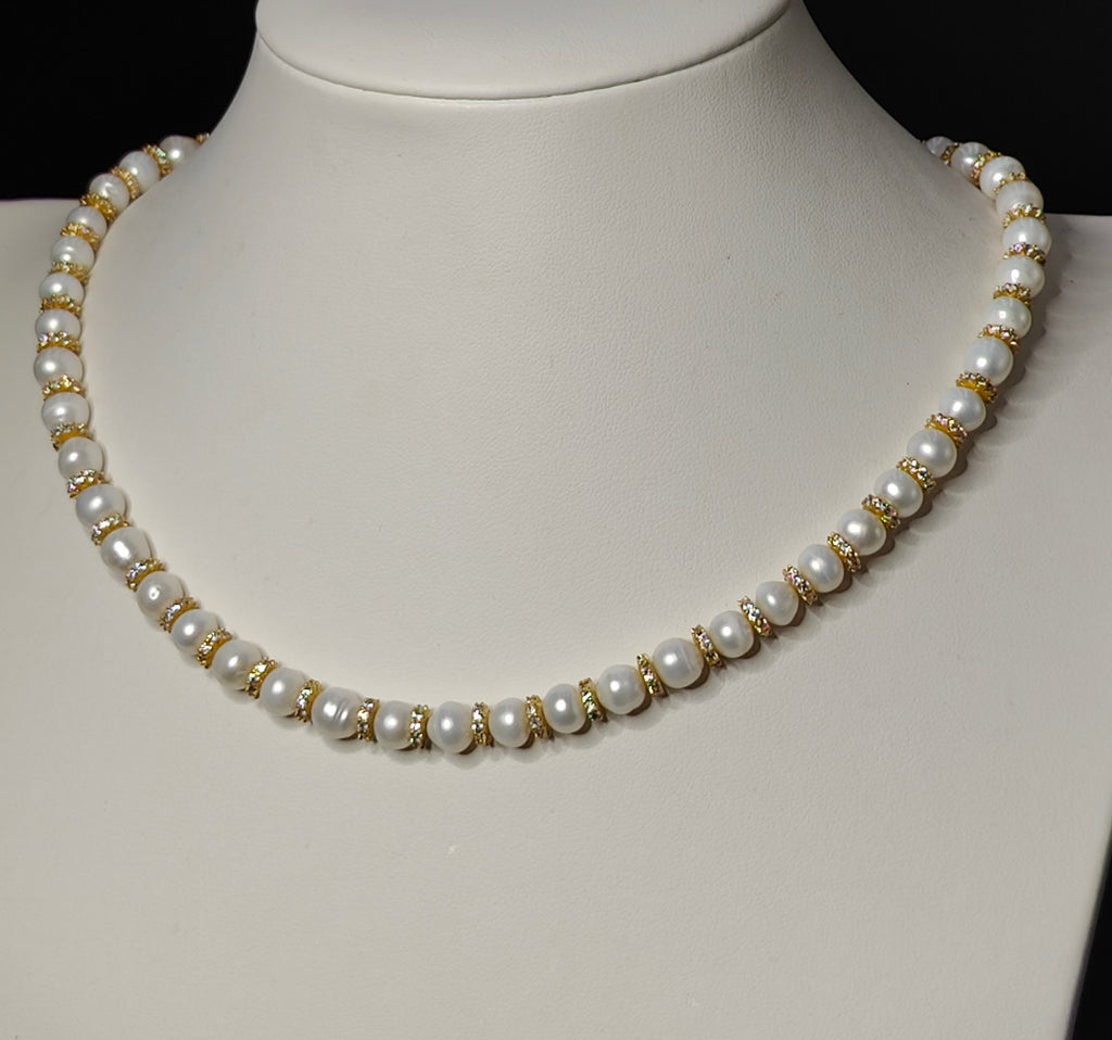Voila Pearls Necklace