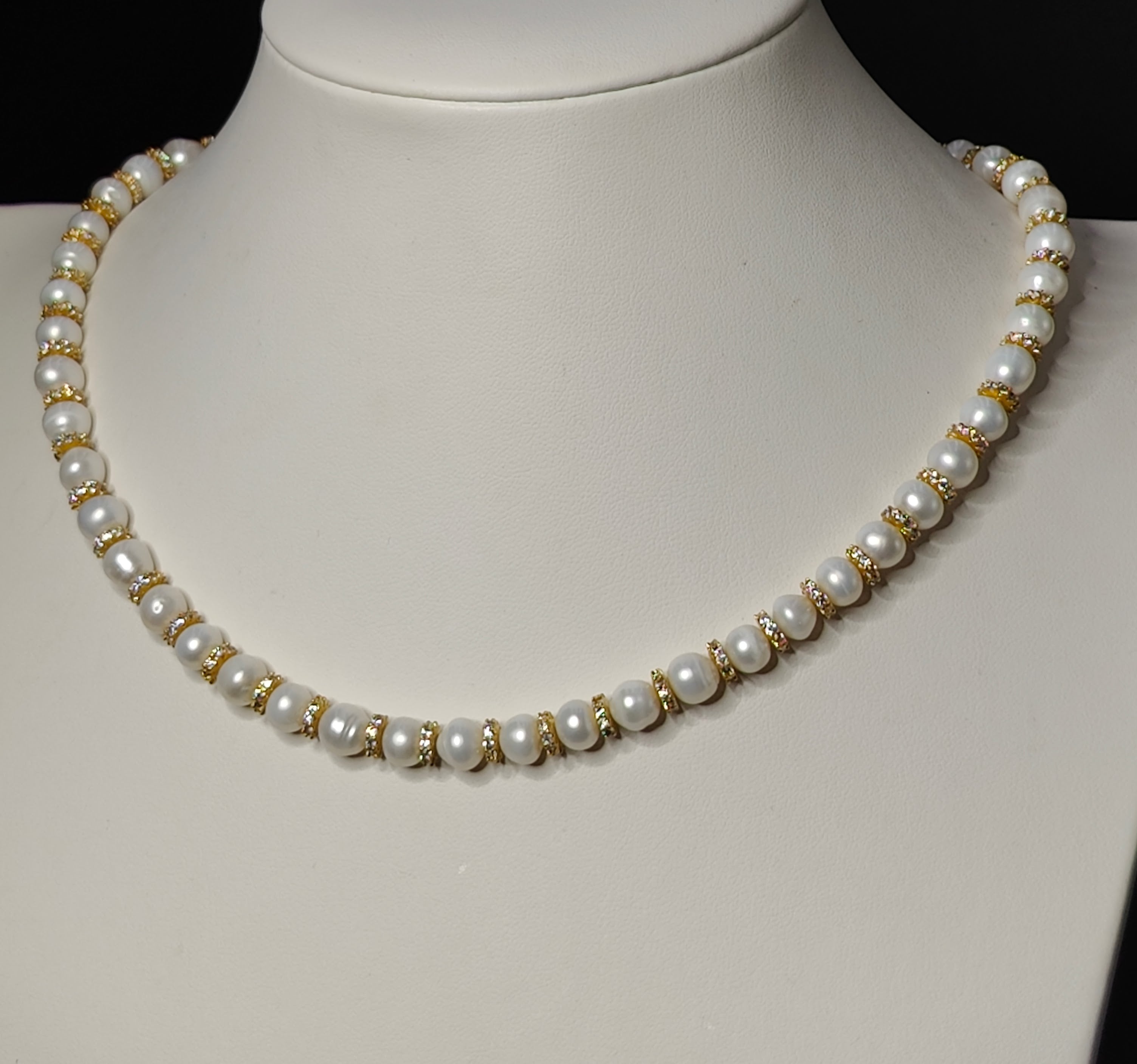 Voila Pearls Necklace