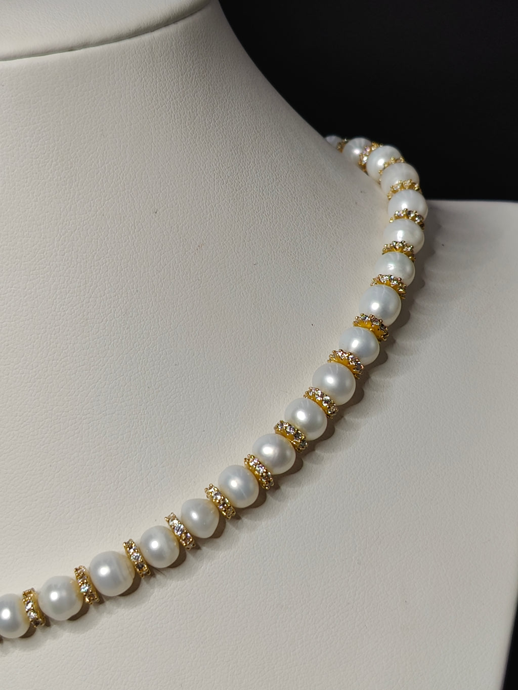 Voila Pearls Necklace