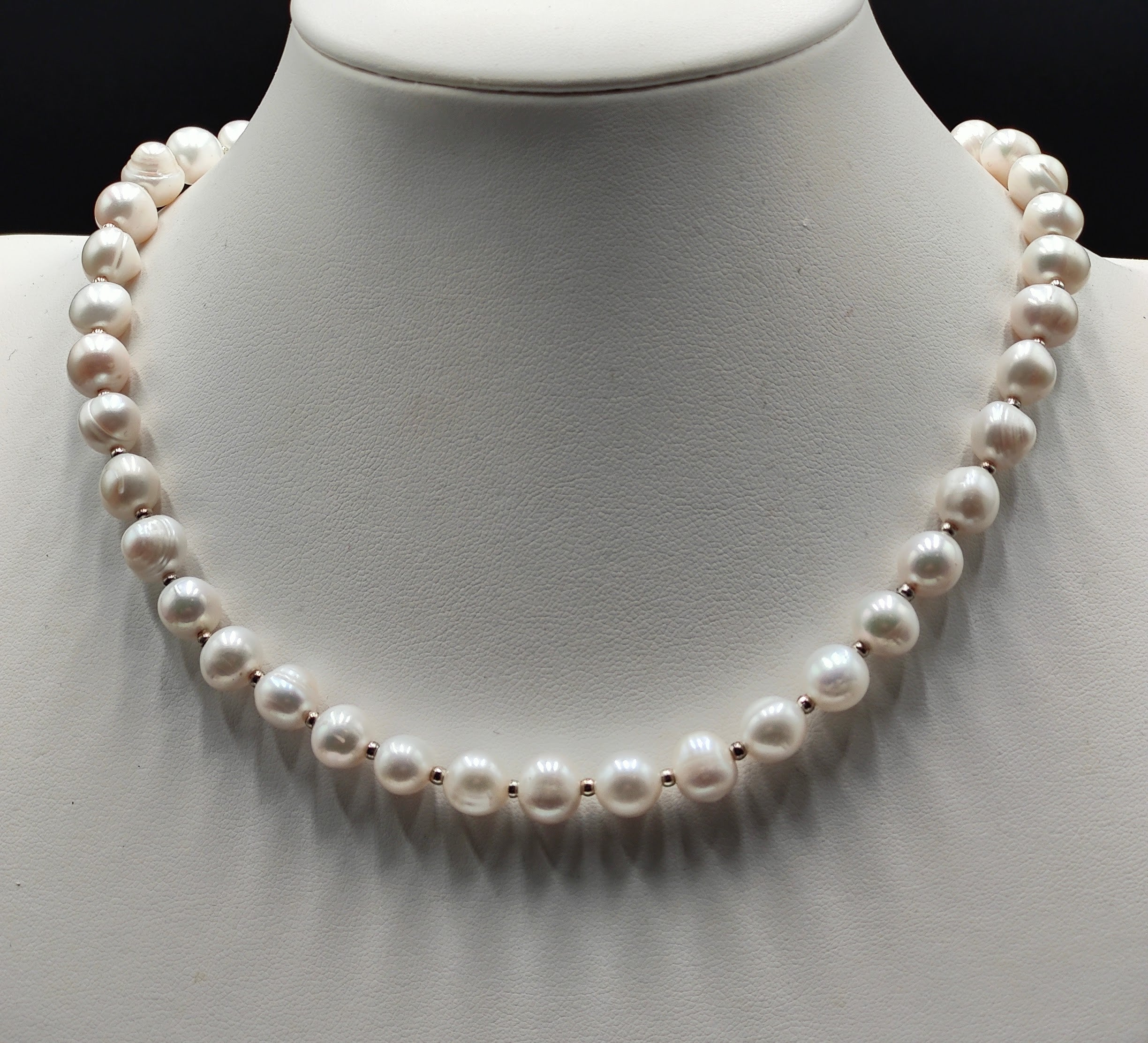 Party Pearls Necklace
