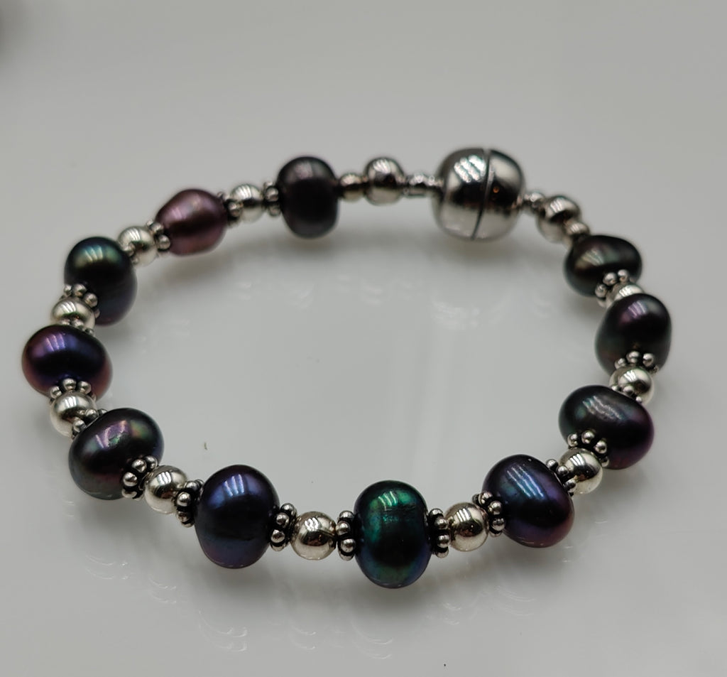 Oxi Pearls Bracelet