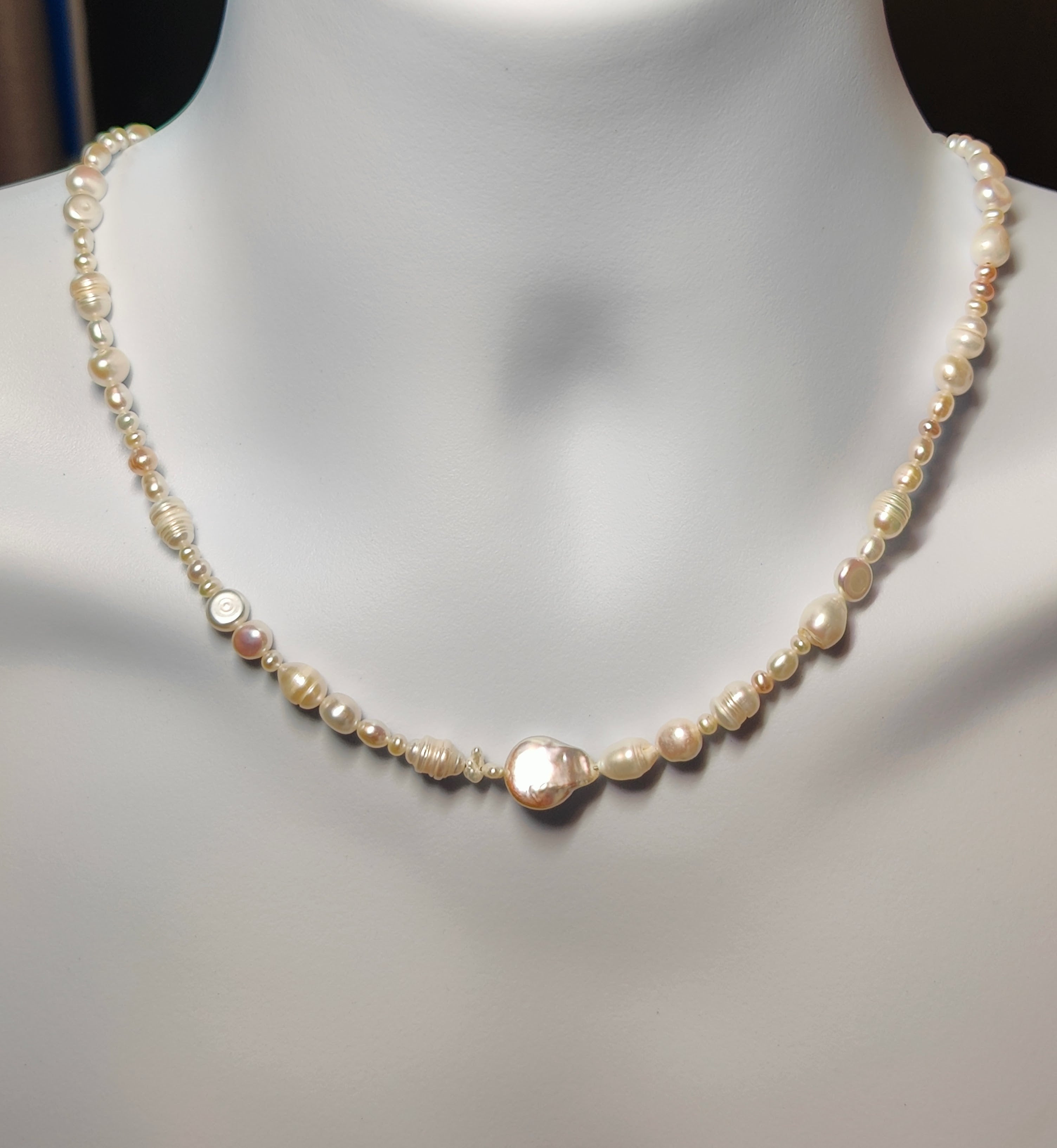 Varied Pearls Necklace