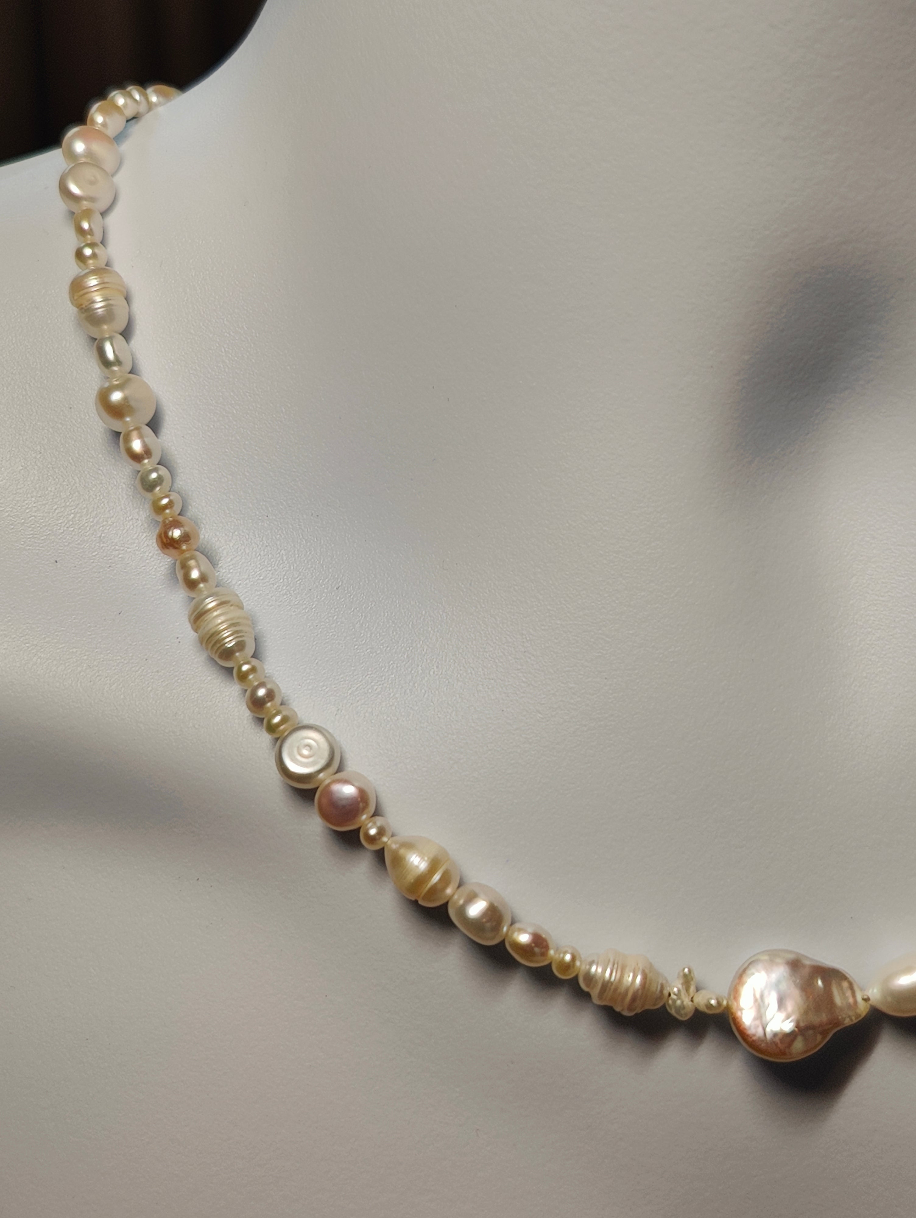 Varied Pearls Necklace