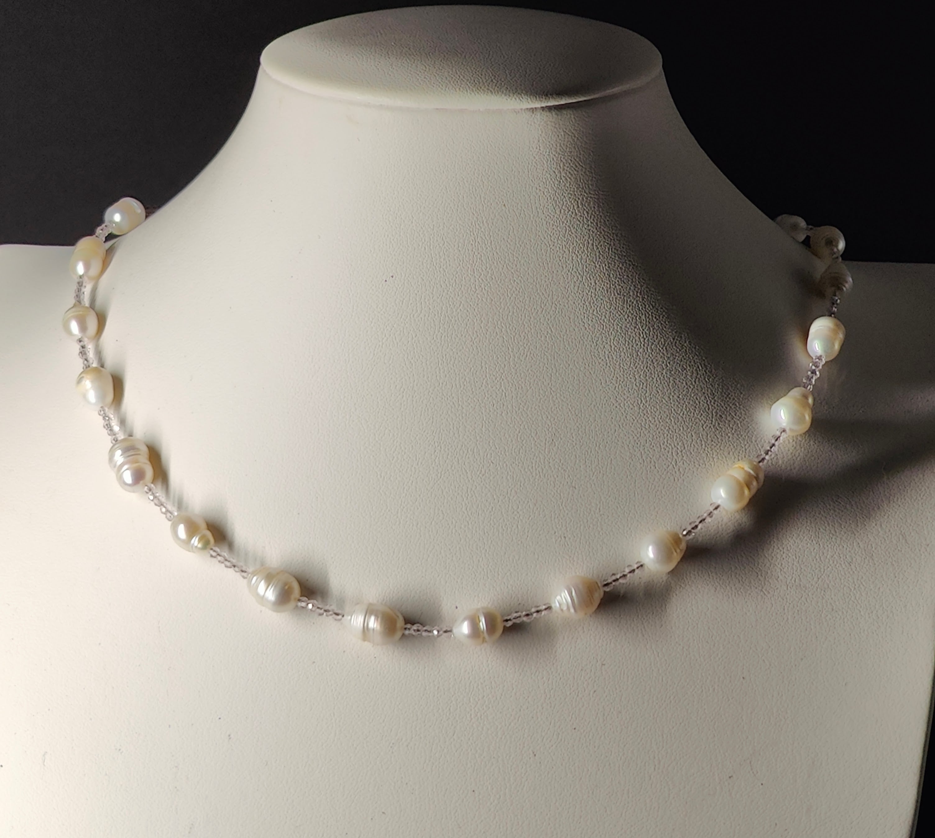 Delicate Pearls Necklace