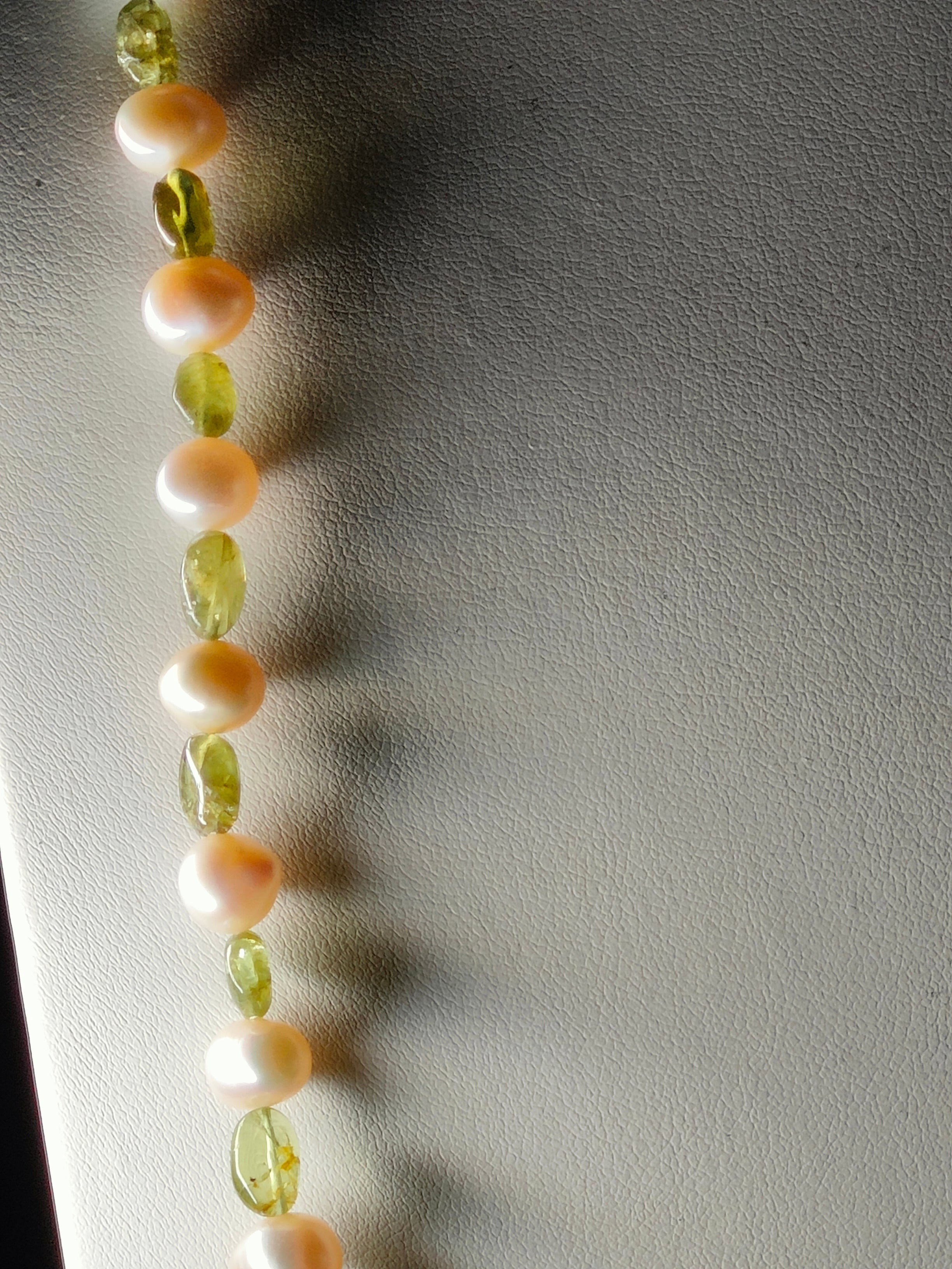 Slinky Pearl Necklace