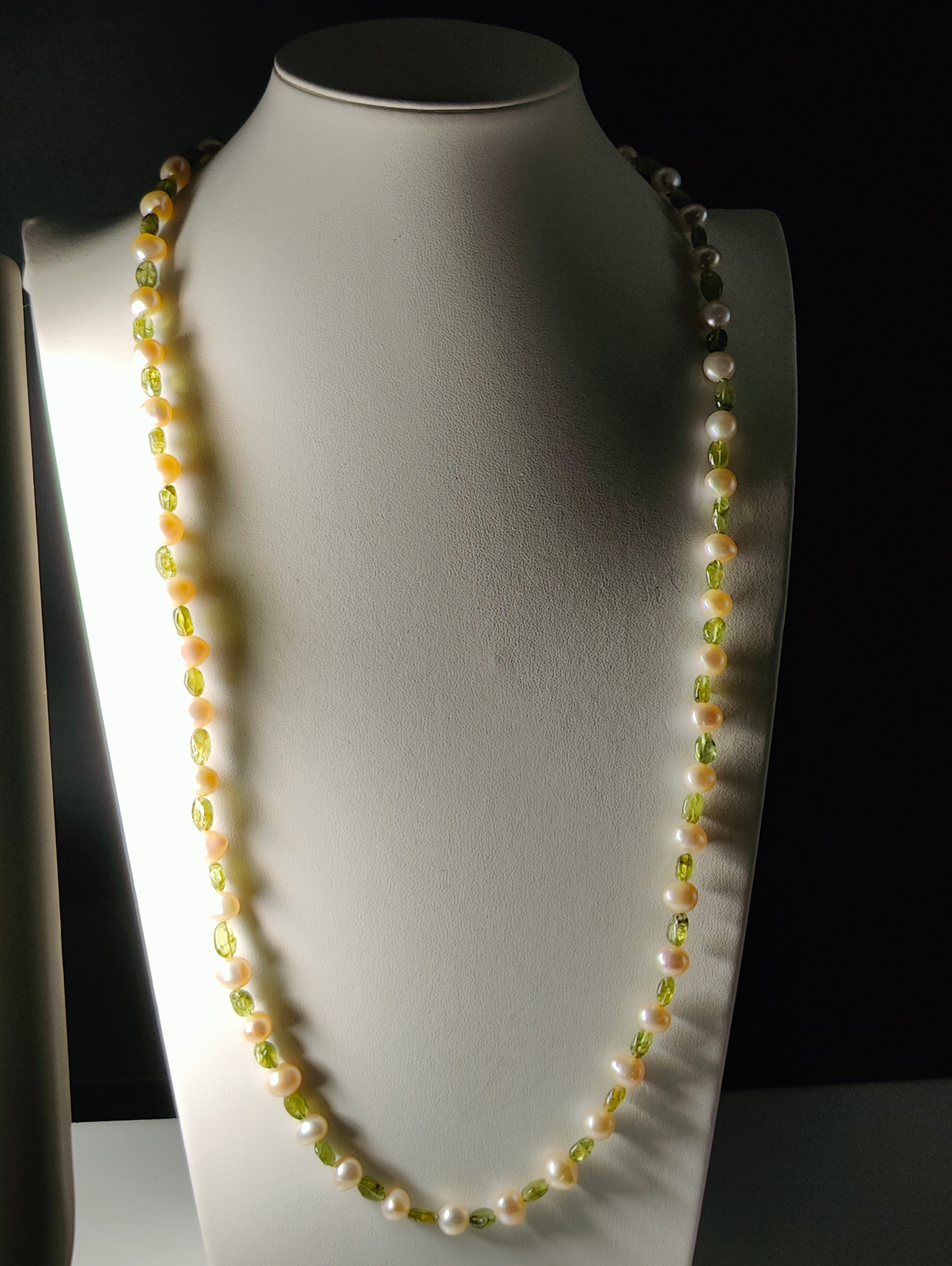 Slinky Pearl Necklace