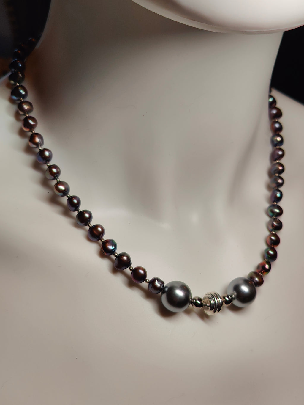 Oxidized Pearls Necklace