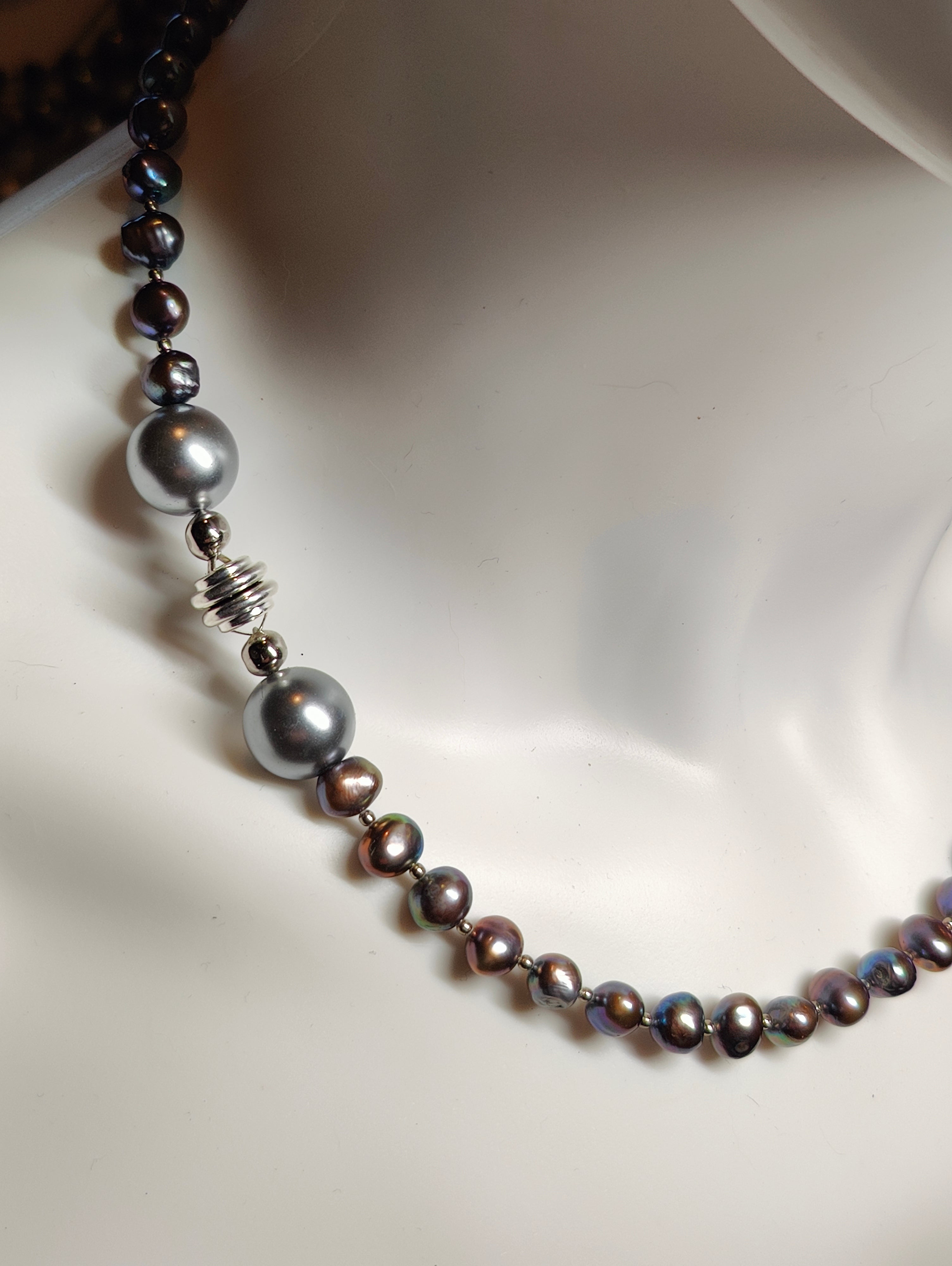 Oxidized Pearls Necklace