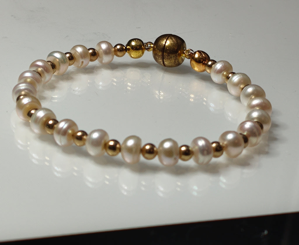 Pretty Pearls Bracelet